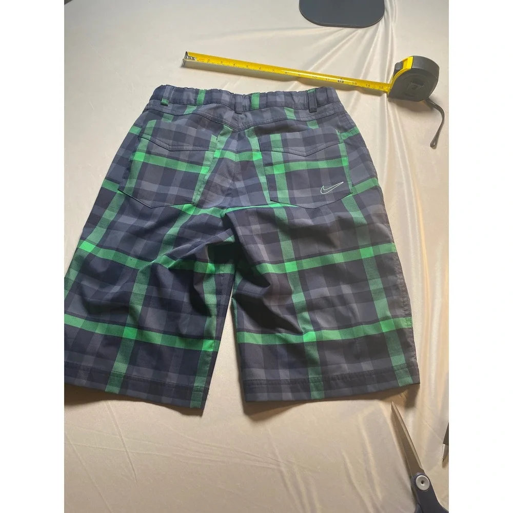 Nike Golf Kids Dri-FIT Plaid Shorts Green Navy Blue Size Large 452603-419